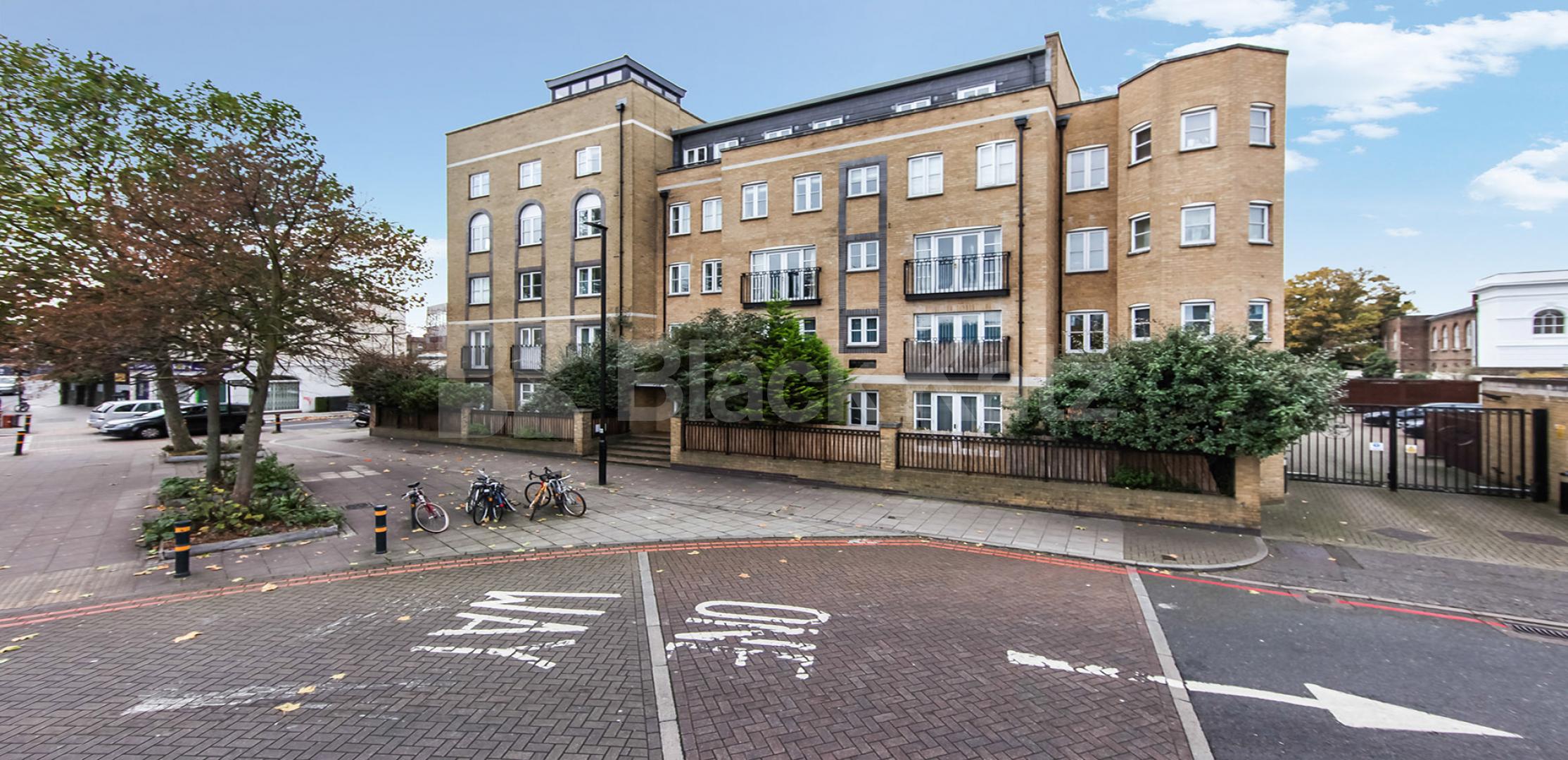 			UNDER OFFER , 2 Bedroom, 1 bath, 1 reception Apartment			 Draymans Court, Stockwell Green